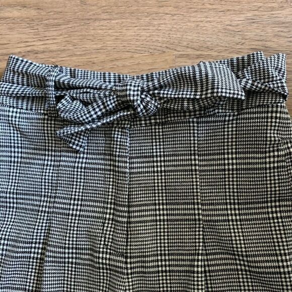Forever 21 plaid high waist shorts with belt loops - Picture 4 of 5
